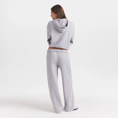 COTTON FLEECE STRAIGHT LEG PANT WITH EMBOSSED LOGO | HEATHER GREY