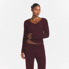 AIRY CASHMERE V-NECK PULLOVER | CURRANT