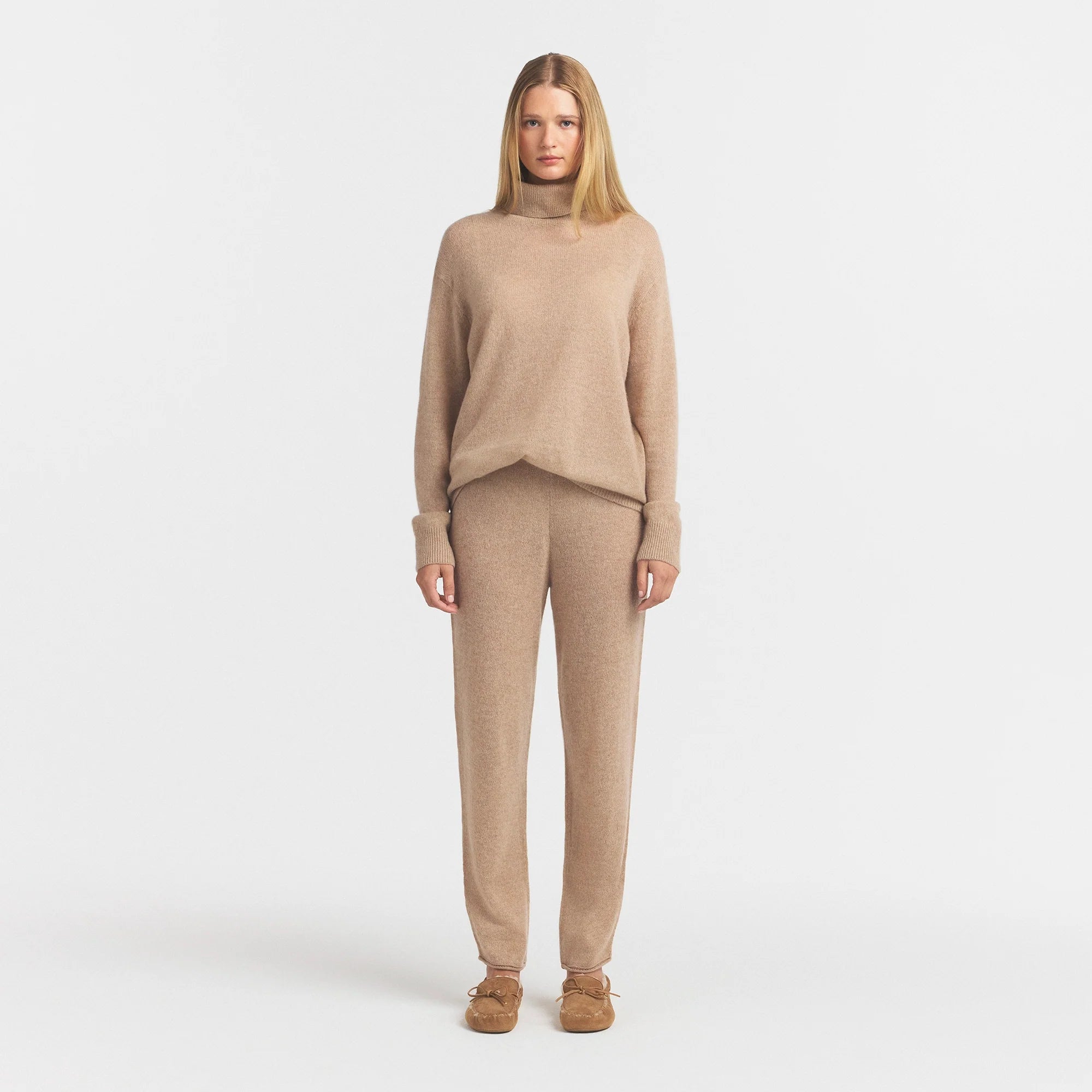 AIRY CASHMERE JOGGER | TOFFEE