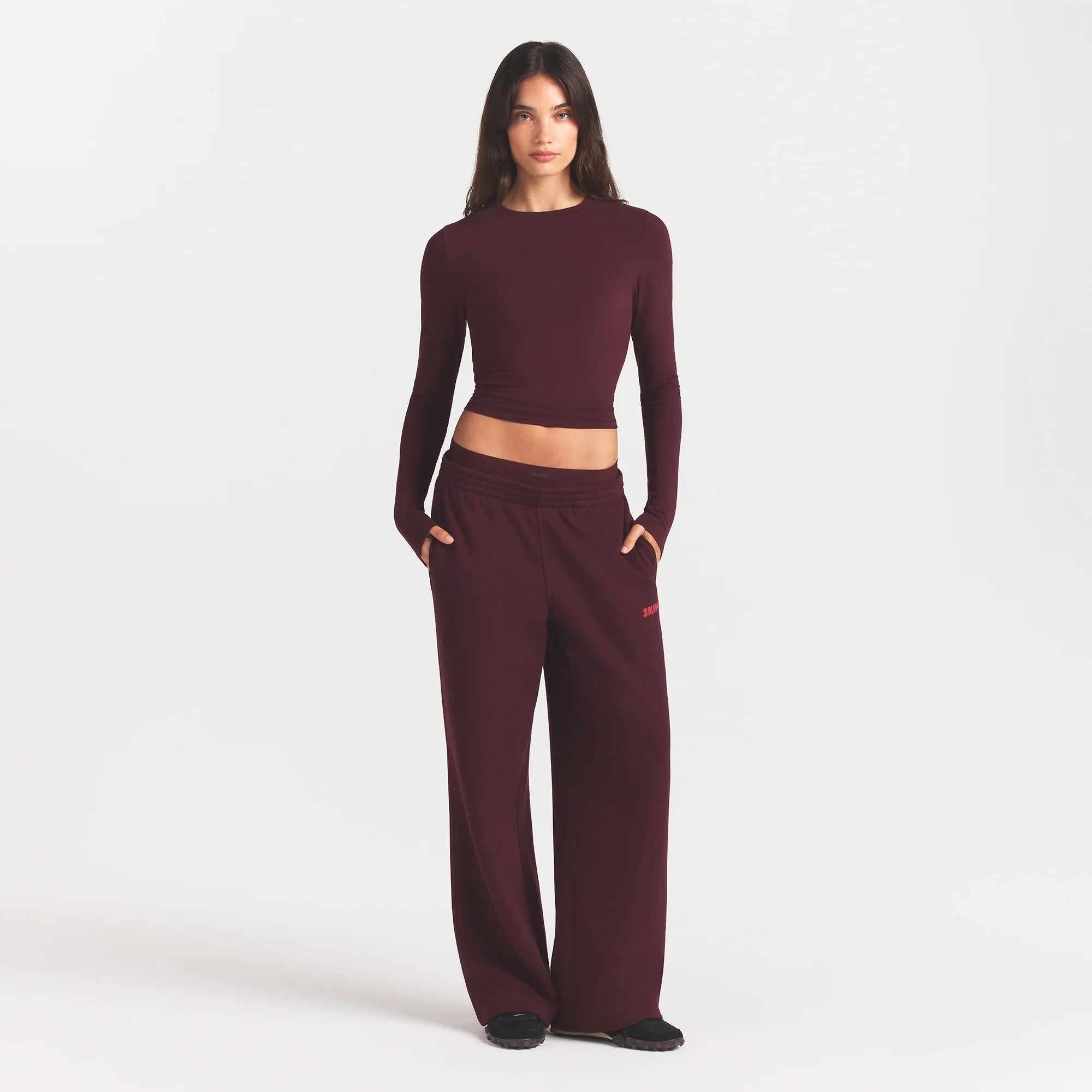 COTTON FLEECE DOUBLE WAISTBAND PANT WITH EMBOSSED LOGO | CURRANT