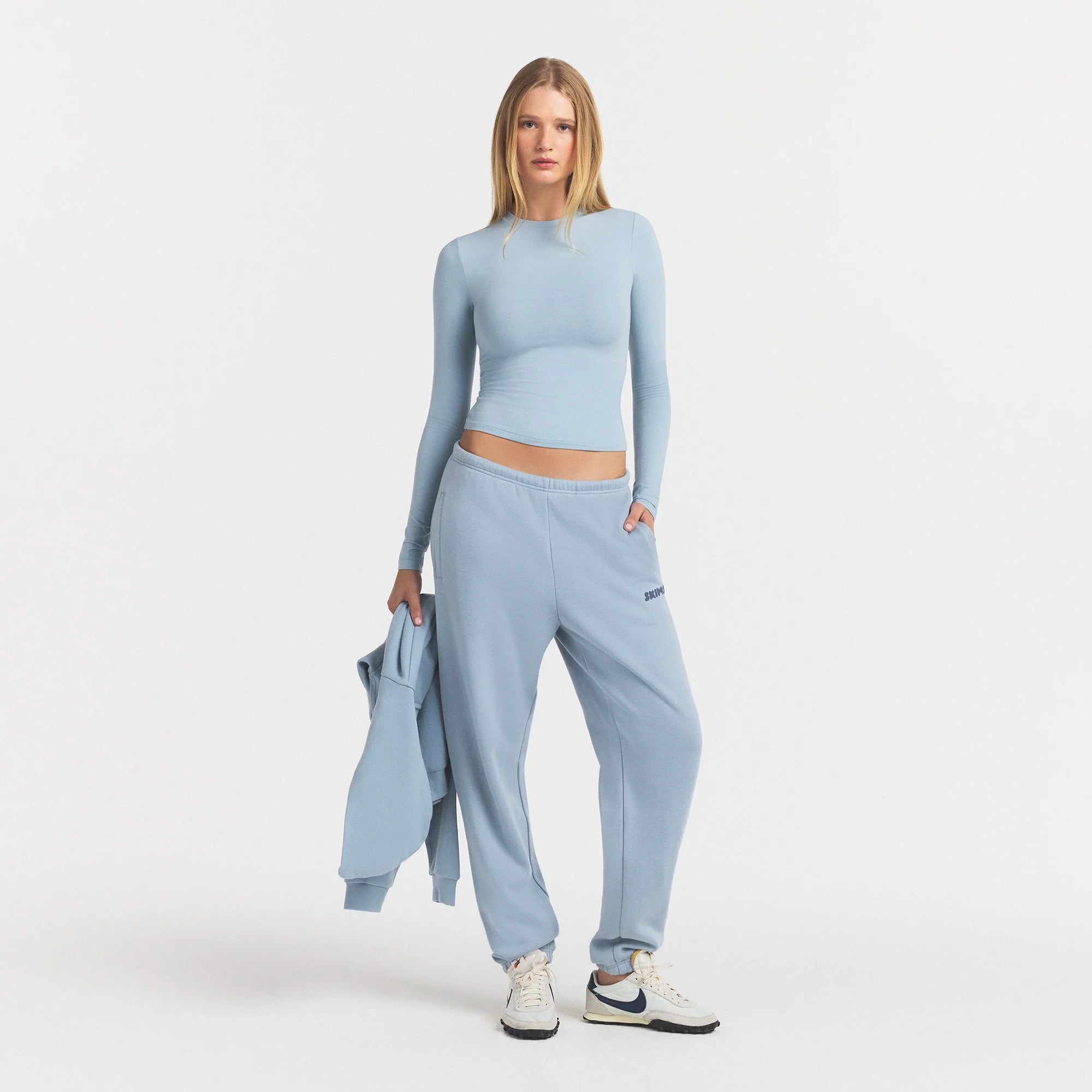 COTTON FLEECE JOGGER WITH EMBOSSED LOGO | FOG
