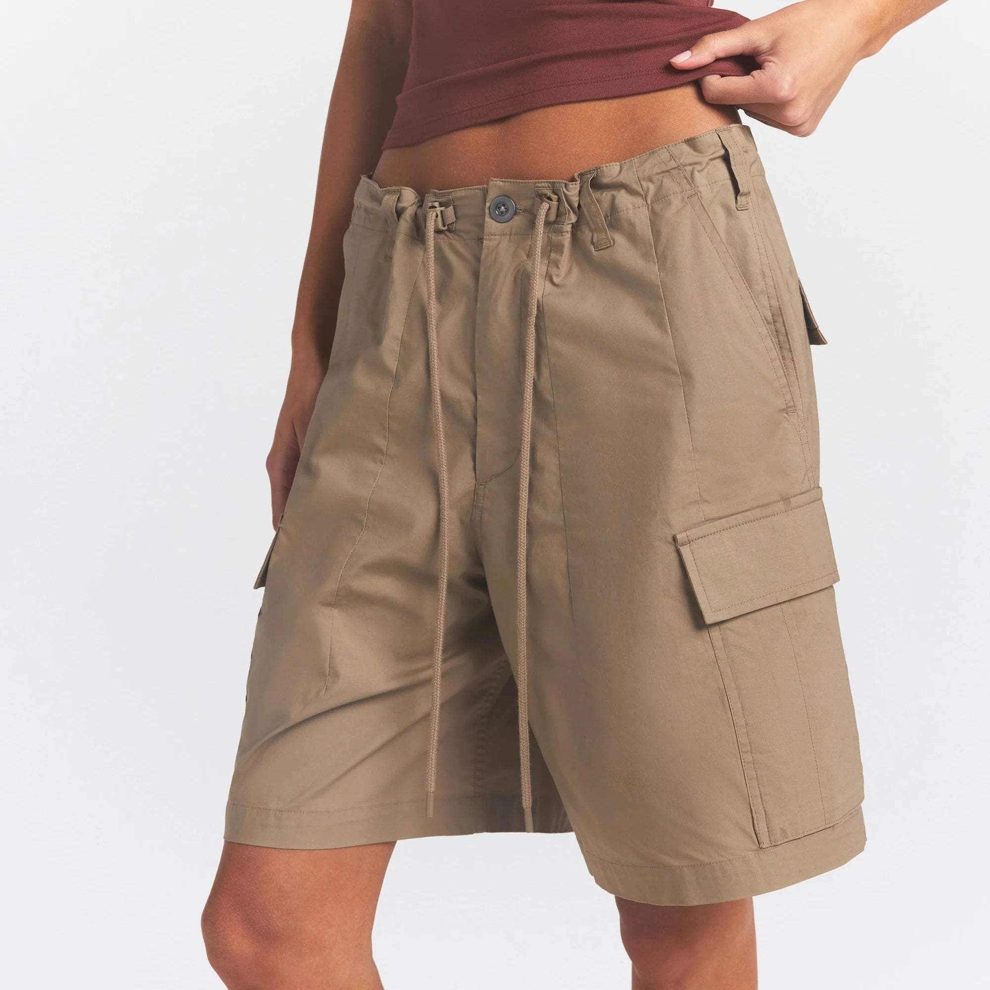 WOVEN COTTON OVERSIZED CARGO SHORT | DESERT