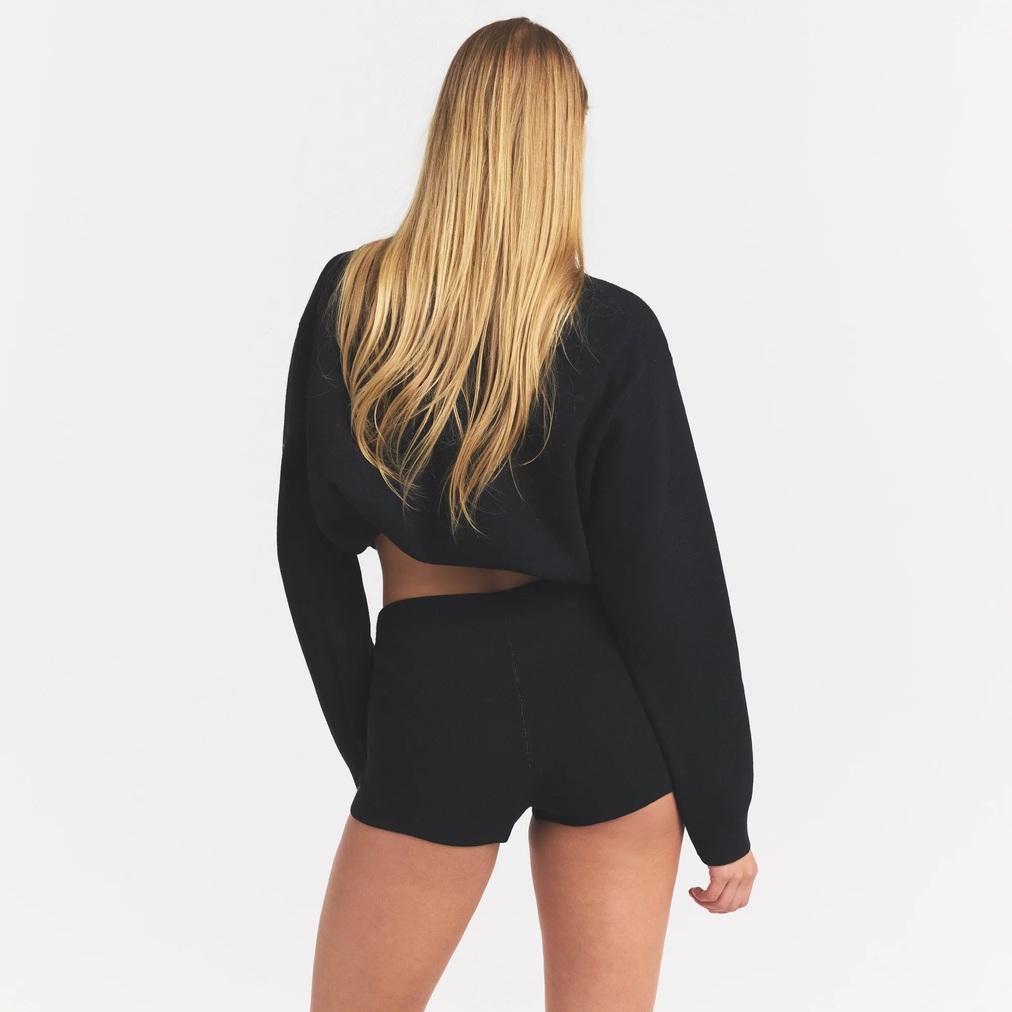 SWEATER KNIT LOGO SHORT | ONYX EGRET