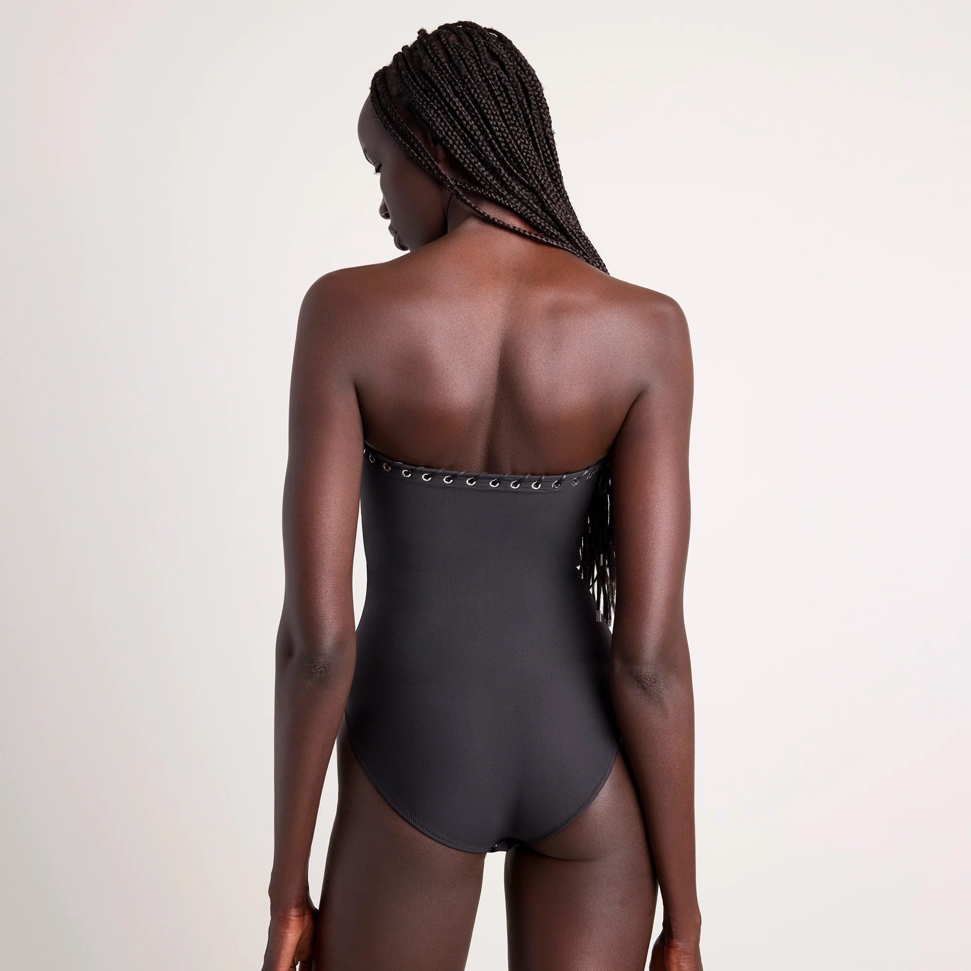 LUDOVIC DE SAINT SERNIN X SKIMS SKIMS BODY STRAPLESS BODYSUIT | ONYX