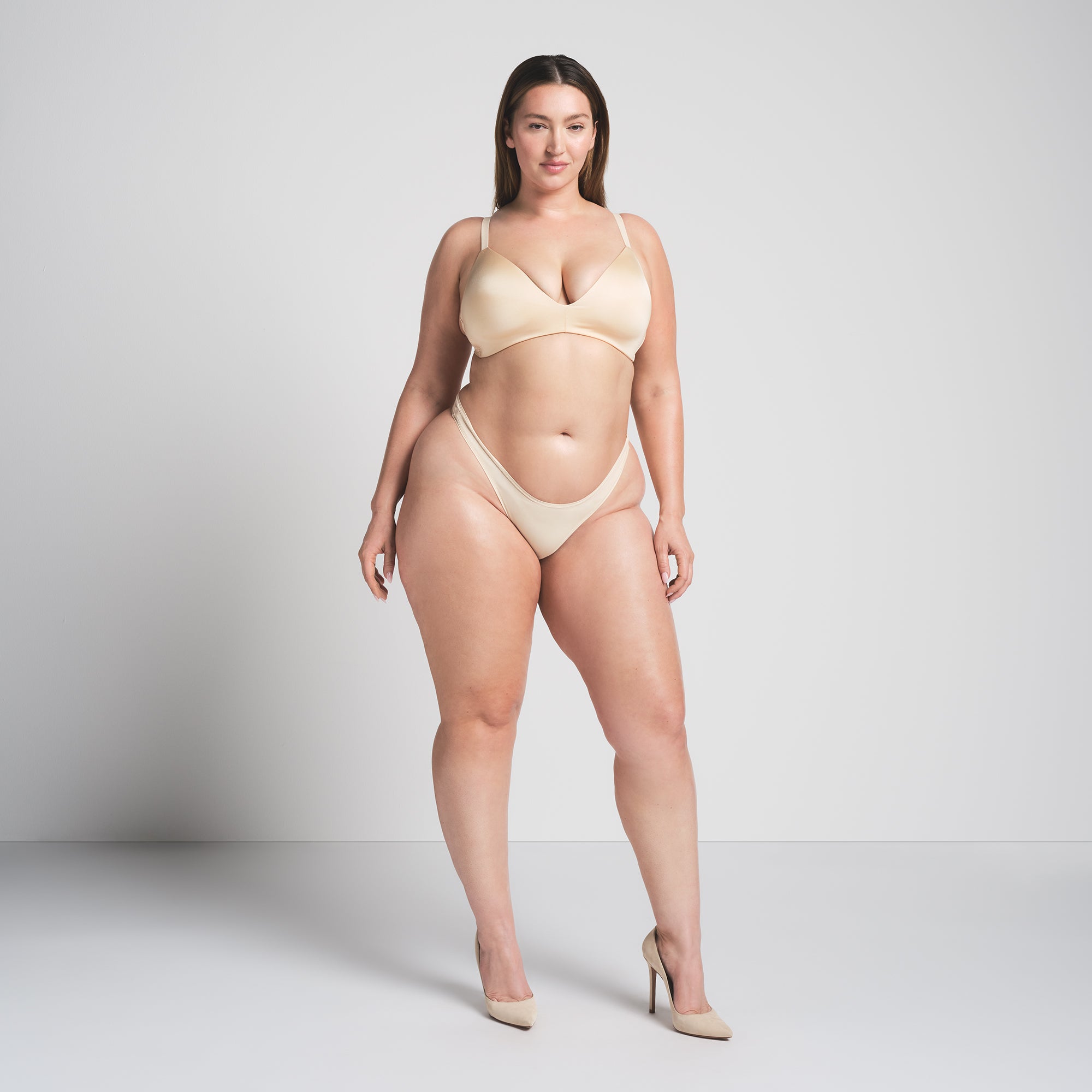 WIRELESS FORM T-SHIRT DEMI BRA | SAND