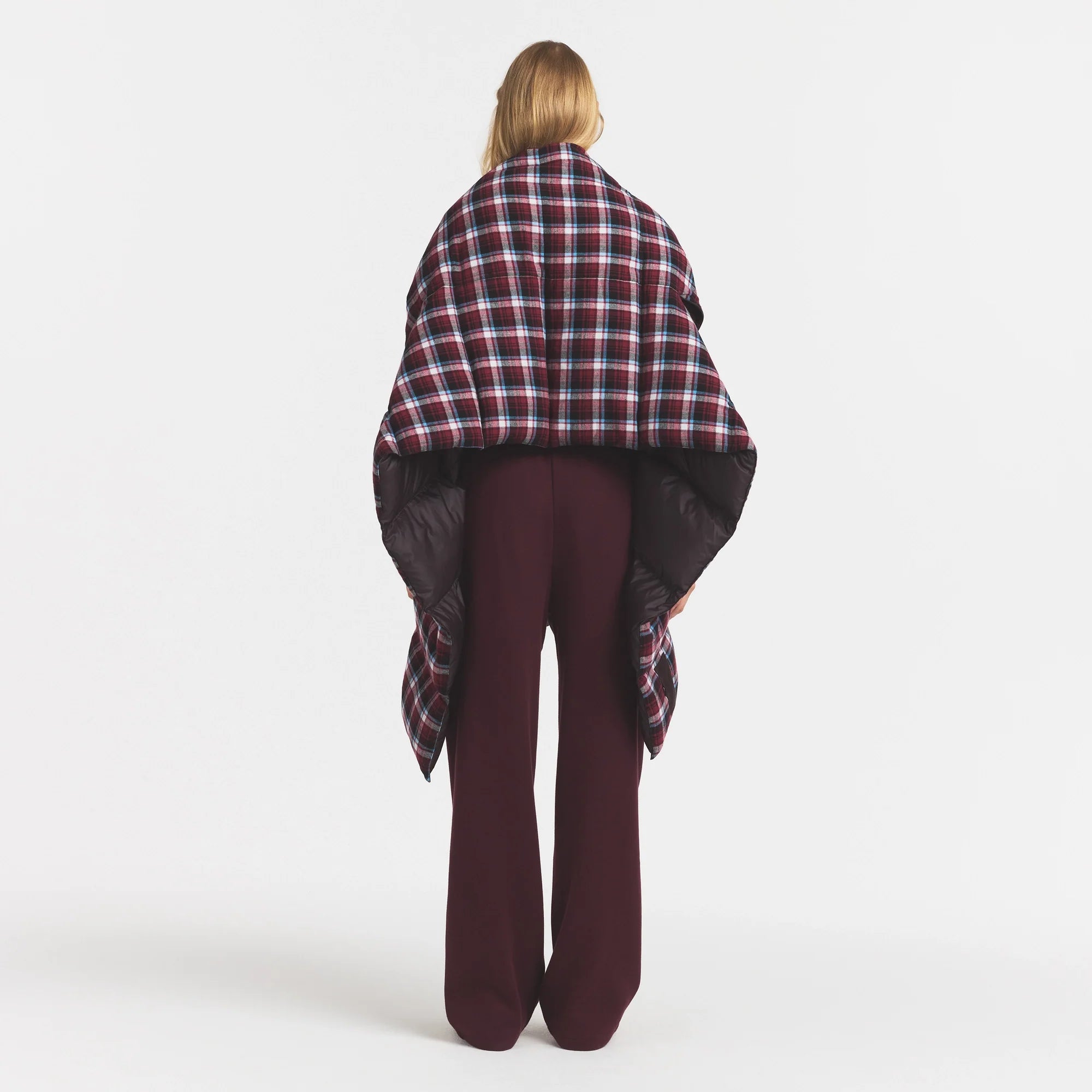 SKIMS PUFFERS CAPE | PHOENIX