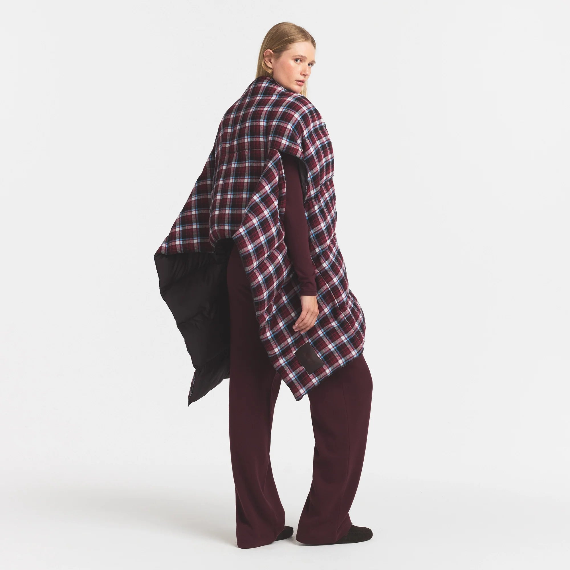 SKIMS PUFFERS CAPE | PHOENIX