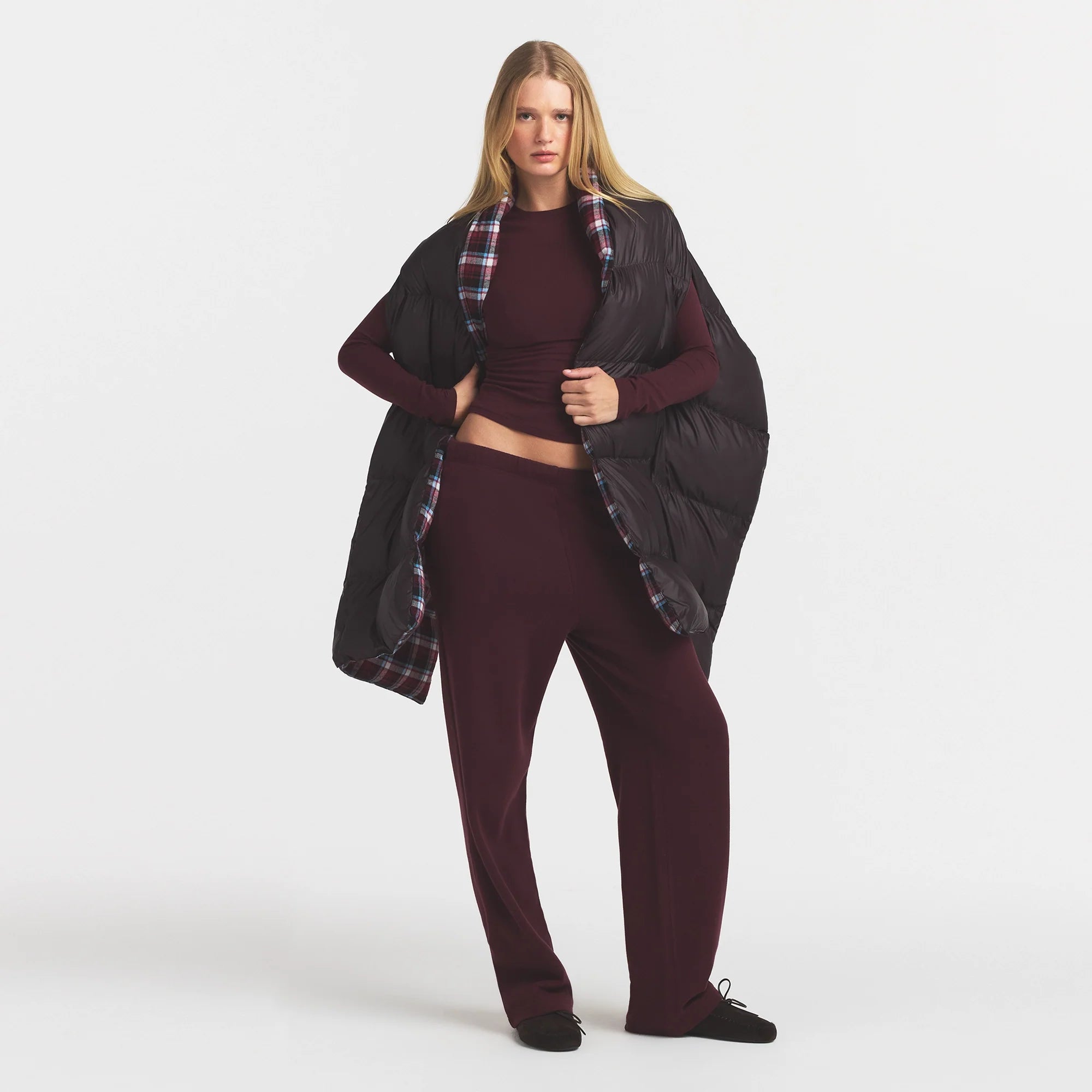 SKIMS PUFFERS CAPE | PHOENIX