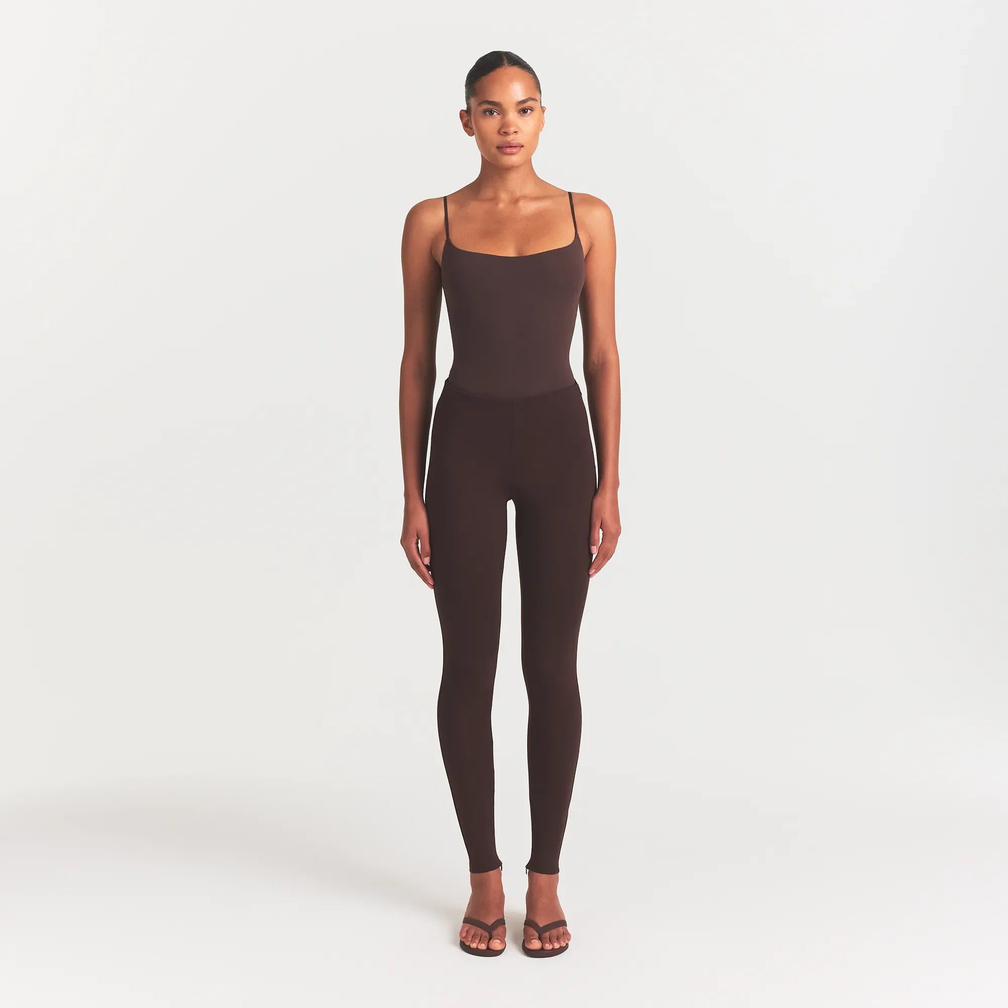 THE ESSENTIAL PANTS HIGH-WAISTED LEGGING | ESPRESSO