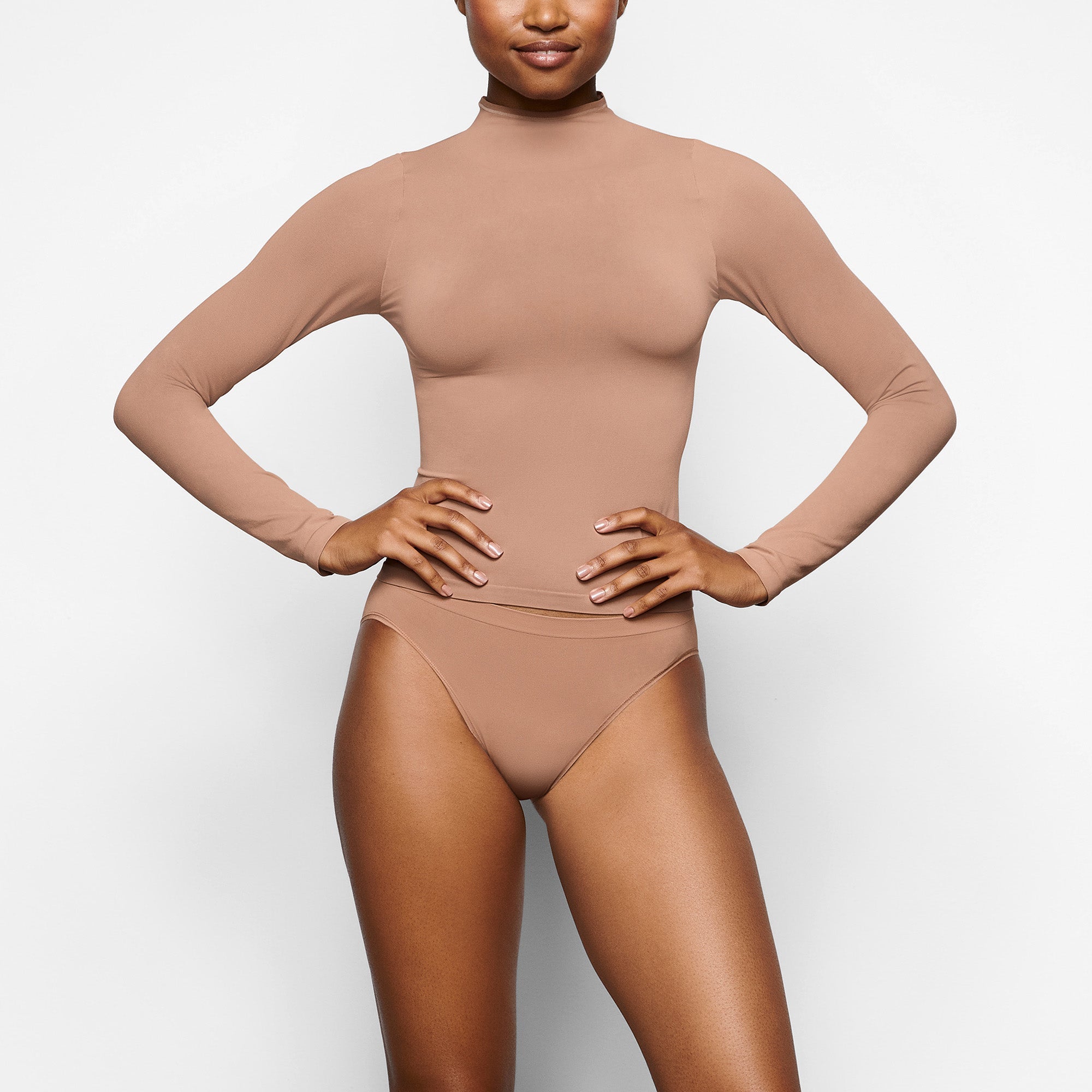 SOFT SMOOTHING SEAMLESS BRIEF | SIENNA