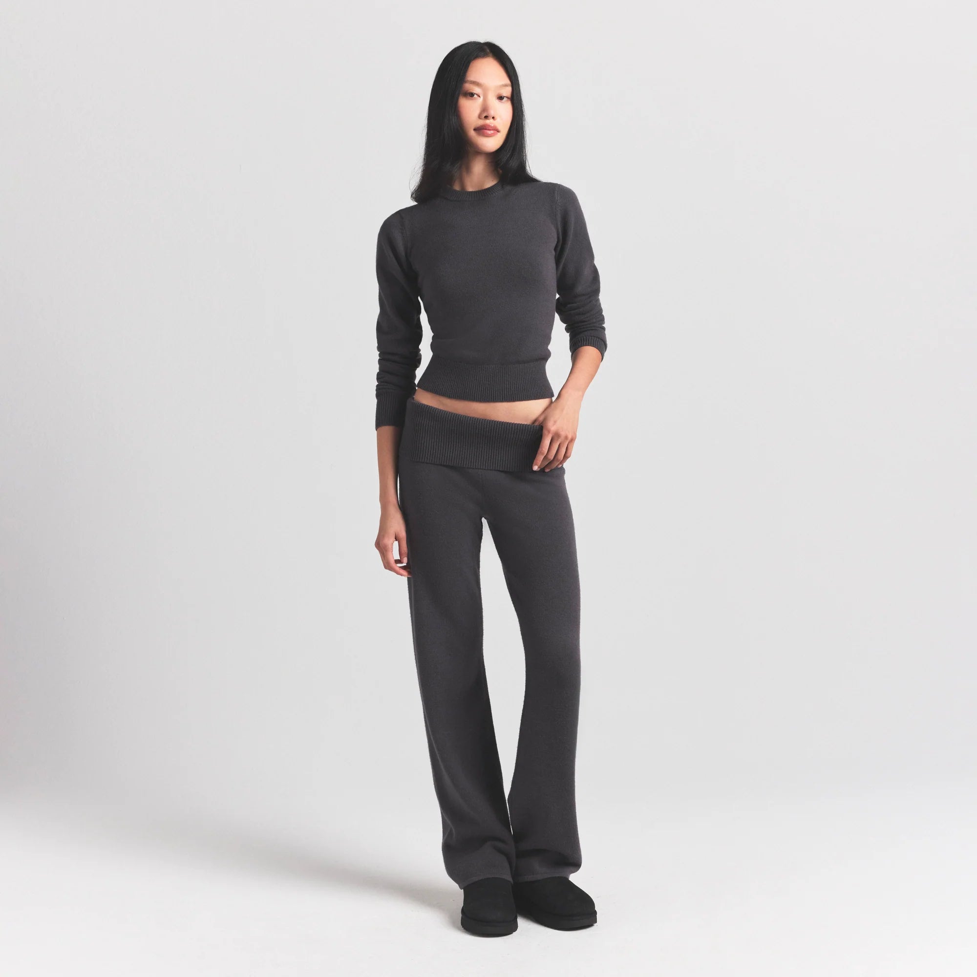 WOOL CASHMERE LONG SLEEVE FITTED CREW NECK | ASH